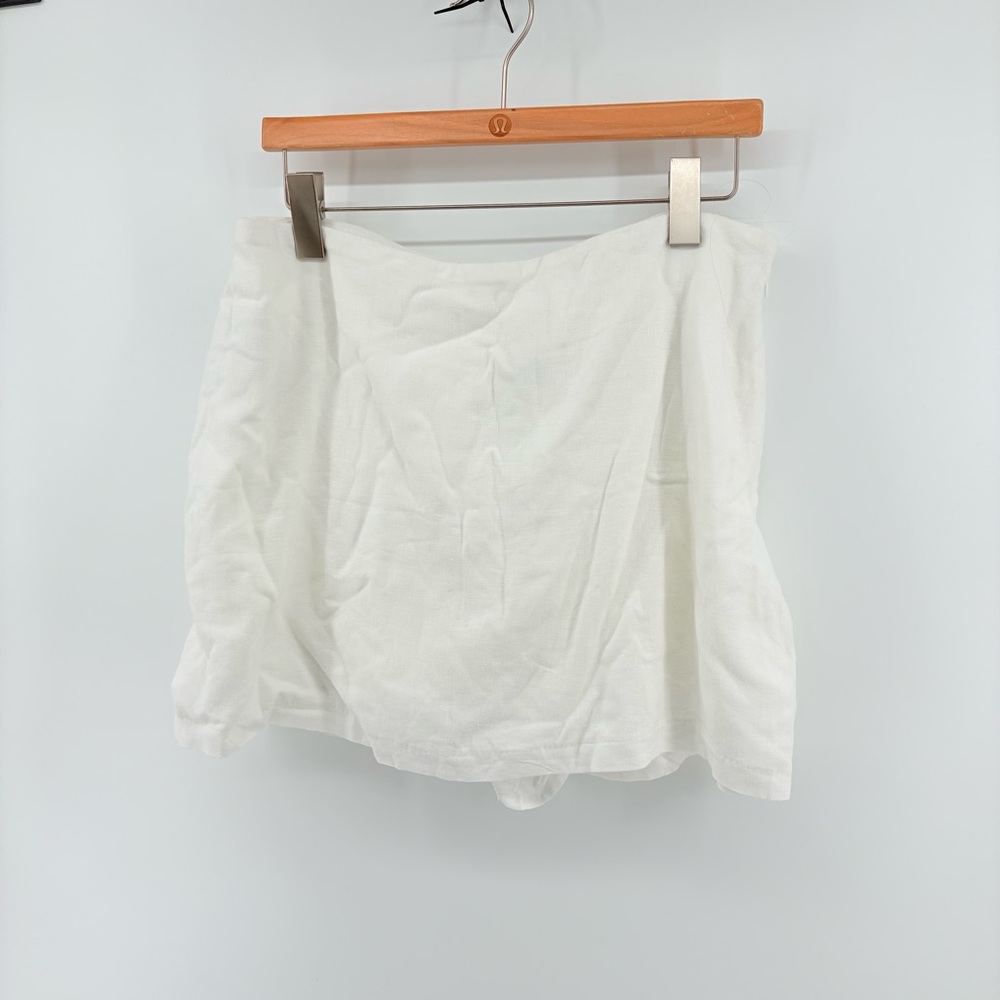 Abercrombie & Fitch White Skort